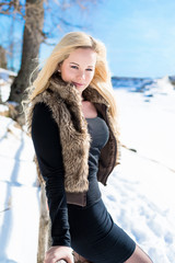 Junge Frau in der Winterandschaft (Tamara P.)