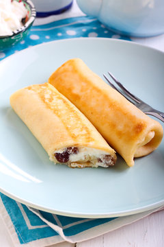 Crepes filled with cream cheese