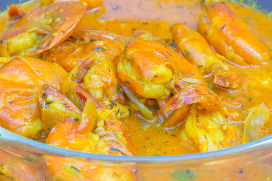 cari de crevettes &agrave; la sauce safran&eacute;e 