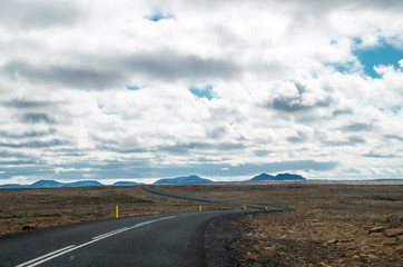 Straße bis zum Horizont