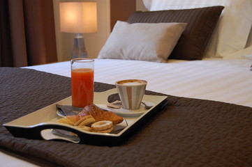 Colazione al letto in albergo