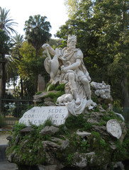 Sculpture de G&eacute;nie &agrave; Jardin Botanique de Palerme
