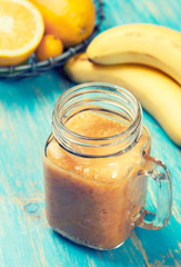 smoothies with orange and banana  (Toning)