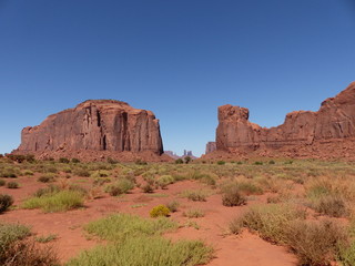 Fototapeta premium Monument Valley - monolithes de grès rouge 