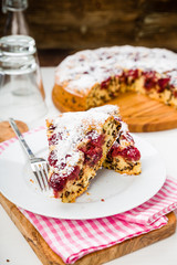Kirschkuchen mit Puderzucker