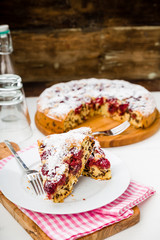 Kirschkuchen mit Puderzucker