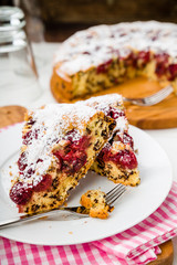 Kirschkuchen mit Puderzucker