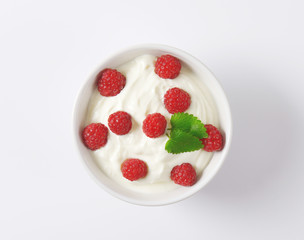 raspberries in yoghurt