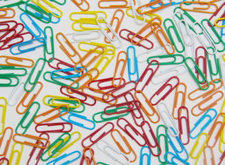 Fototapeta na wymiar Colorful paper clip isolated on white background