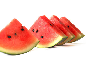 カットされた複数のスイカ