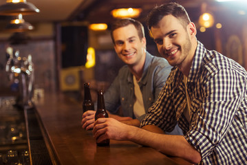 Men in pub