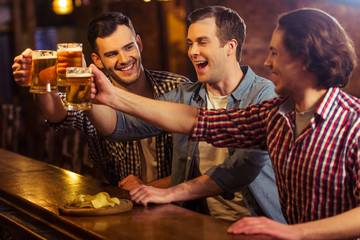 Men in pub
