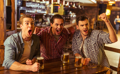 Men in pub