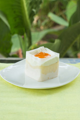 Mini cake with Orange jam topping