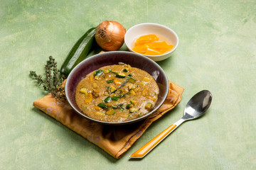 amaranth porridge with zucchinis and pepper