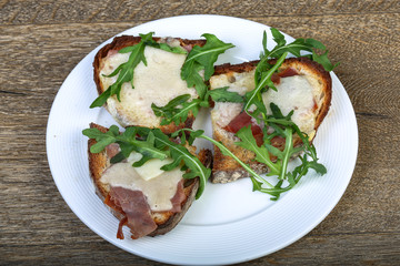 Bruchetta with prosciutto