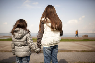 Fototapeta premium Sisters Walking