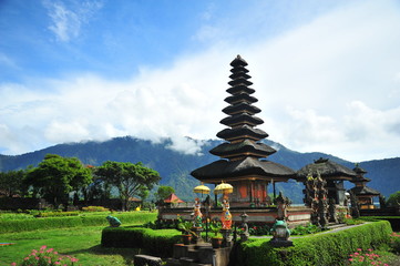 Obraz premium Pura Ulun Danu Temple at Bali Island, Indonesia