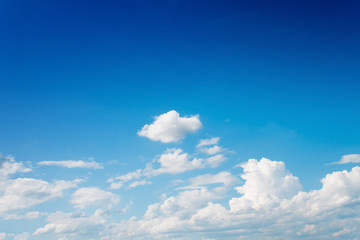 Obraz premium White Clouds on the blue sky