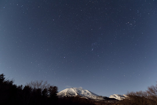 Starry and mountain