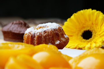 Muffins, peaches and gerber