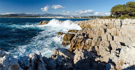 Cap d'Antibes un jour de Mistral