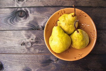 Fresh yellow pears
