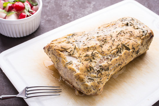 Braten vom Iberico Schweiner&uuml;cken mit Senfkruste