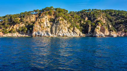 Fototapeta na wymiar Sea cliffs in Spain Costa Brava