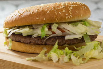 Hamburger e patatine, hamburger fast food, panino, sandwitch, panino e patatine fritte