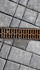 Gutter drainage, covered with steel lattice