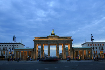Fototapeta premium Brandenburg gates in Berlin with crowd