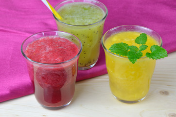 Smoothies of Raspberry, Orange and Kiwi