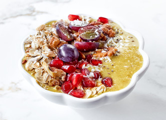 breakfast smoothie bowl