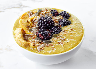 breakfast smoothie bowl