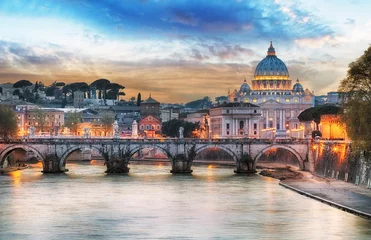 Foto op Plexiglas Tiber en Sint-Pietersbasiliek in Vaticaan met regenboog, Rome © TTstudio