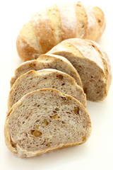 胡桃と全粒粉のパン