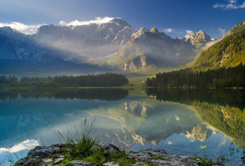  panorama alpejskiego jeziora - obrazy, fototapety, plakaty