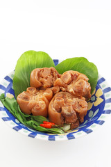 沖縄伝統料理の豚足テビチ