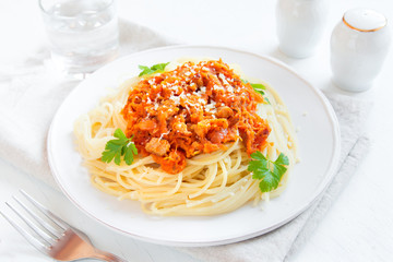 Spaghetti with meat and vegetable sauce