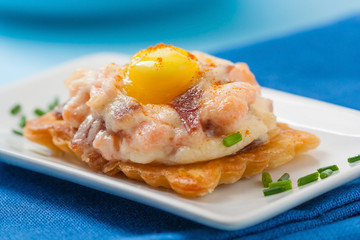 Tartlet ham eggs