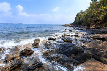 Obraz premium Rock on the Beach in Rayong, Thailand