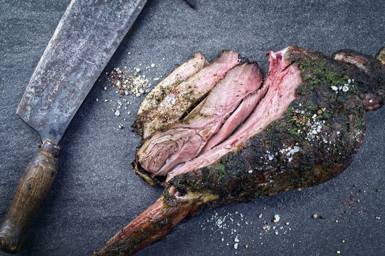 Hirschkeule gegrillt