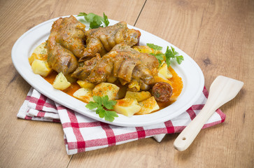 Manos de cerdo en salsa