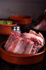 pork ribs on cutting board 