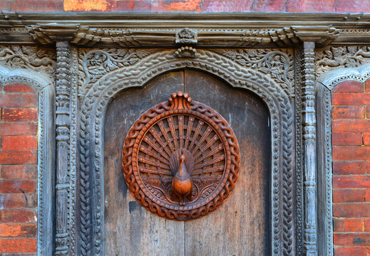 Detail Pfauenfenster (Replik) in Bhaktapur / Kathmandu-Tal, Nepal