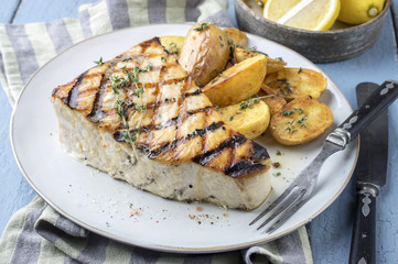 Schwertfisch Steak mit Bratkartoffel