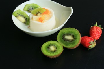 tasty kiwi fruit pudding