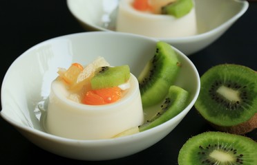 tasty kiwi fruit pudding