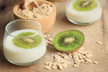 yogurt smoothie fresh kiwi